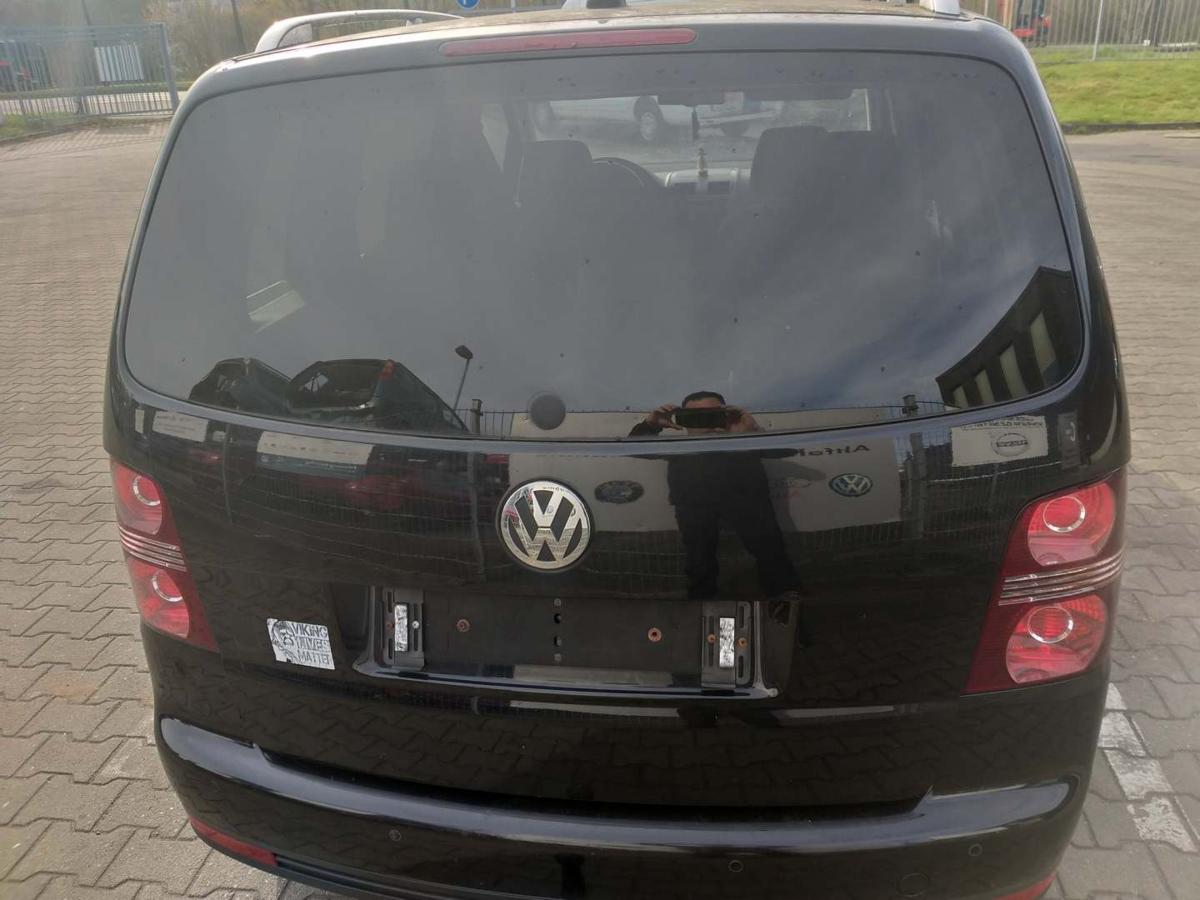 VW Touran 1T original Heckklappe mit Heckscheibe LC9X Deepblack Bj.2008